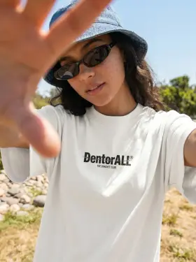 Cliente vestindo DentorALL